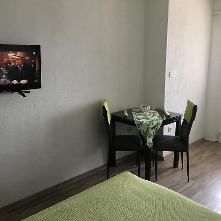 Studio Apartman Jojo Apartment Сен Екстериор снимка