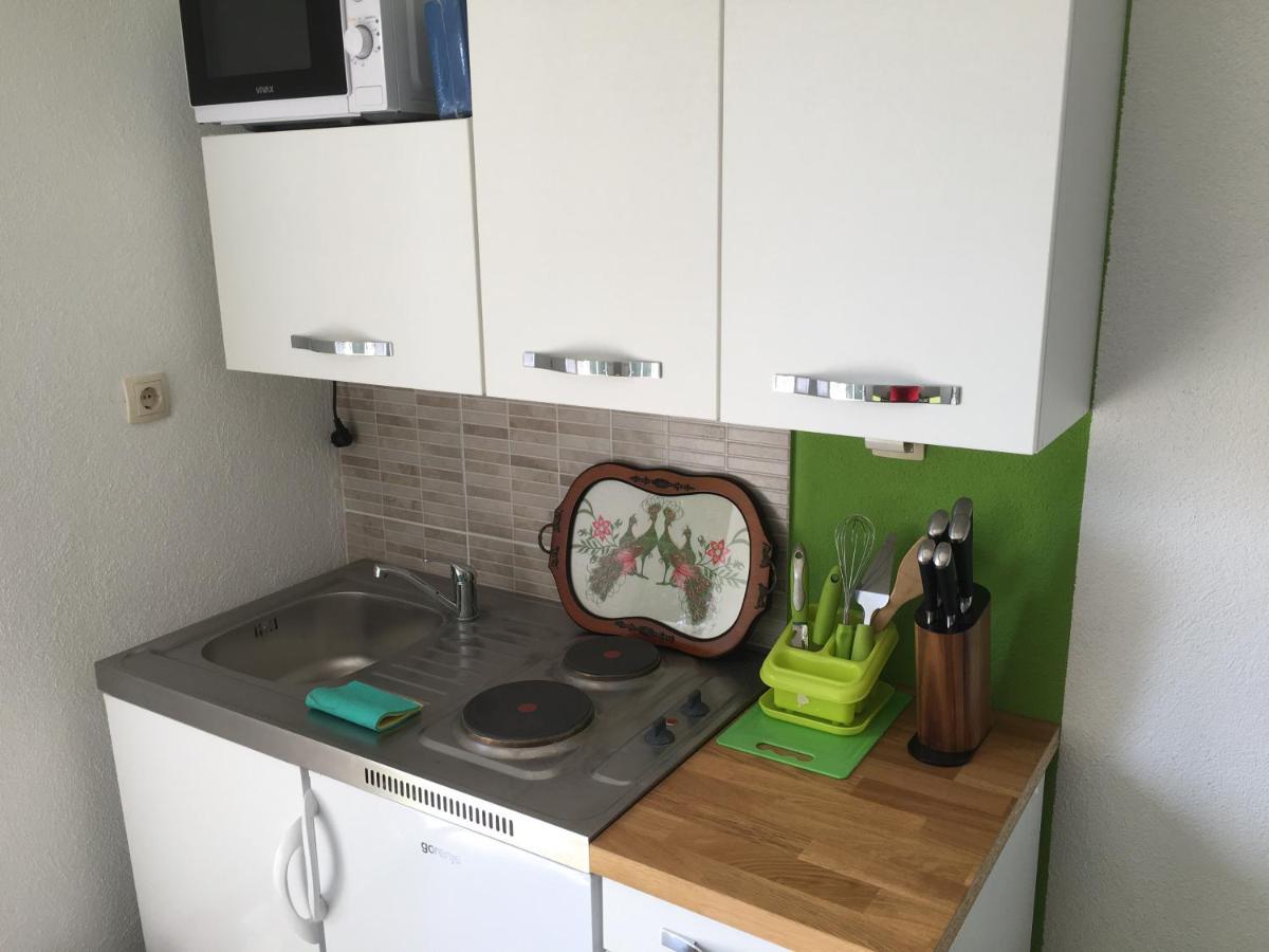 Studio Apartman Jojo Apartment Сен Екстериор снимка