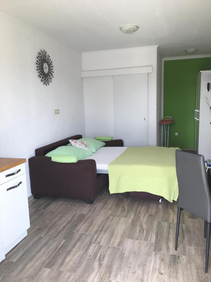 Studio Apartman Jojo Apartment Сен Екстериор снимка