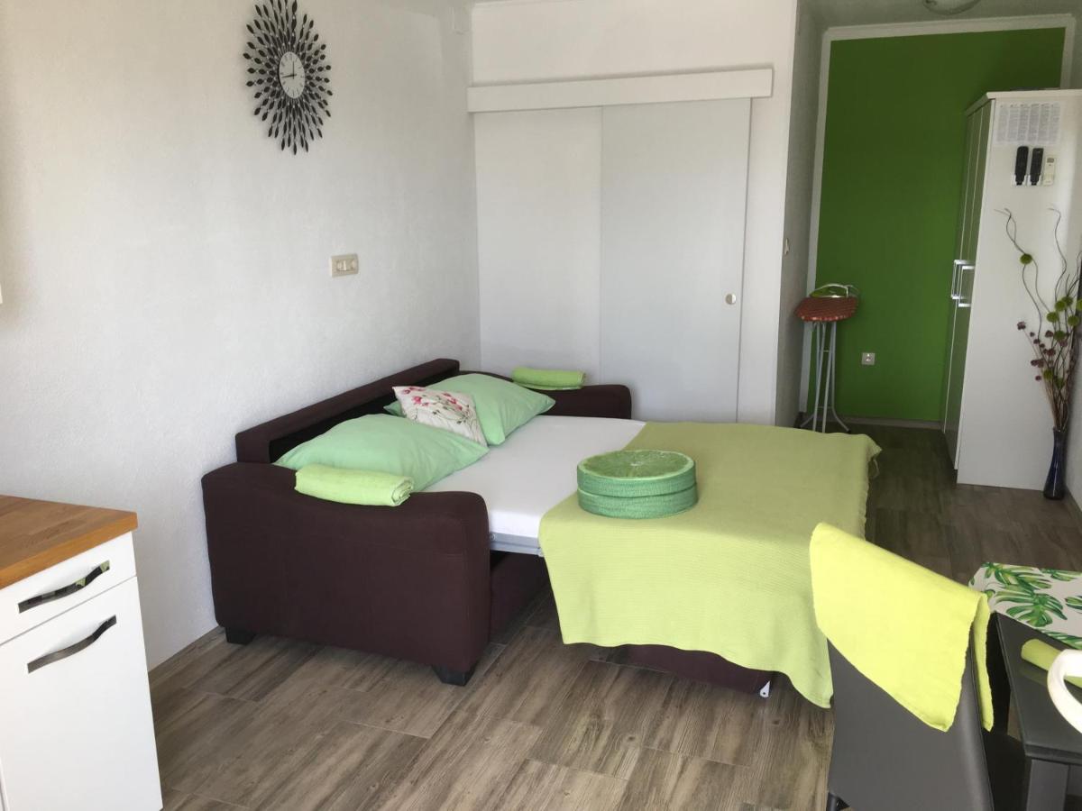 Studio Apartman Jojo Apartment Сен Екстериор снимка