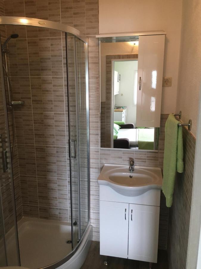 Studio Apartman Jojo Apartment Сен Екстериор снимка