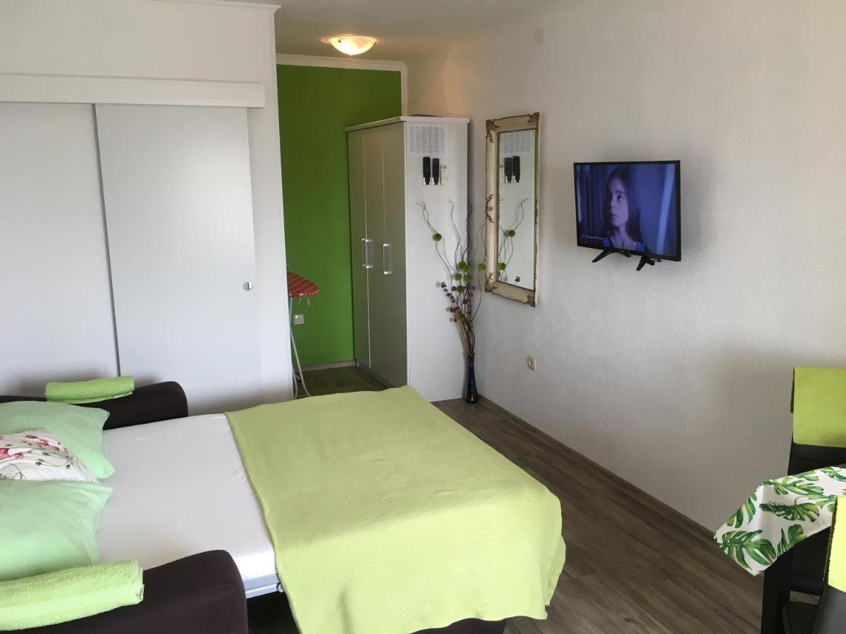 Studio Apartman Jojo Apartment Сен Екстериор снимка