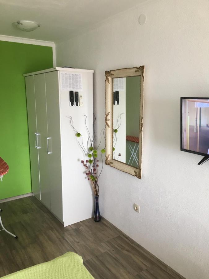 Studio Apartman Jojo Apartment Сен Екстериор снимка