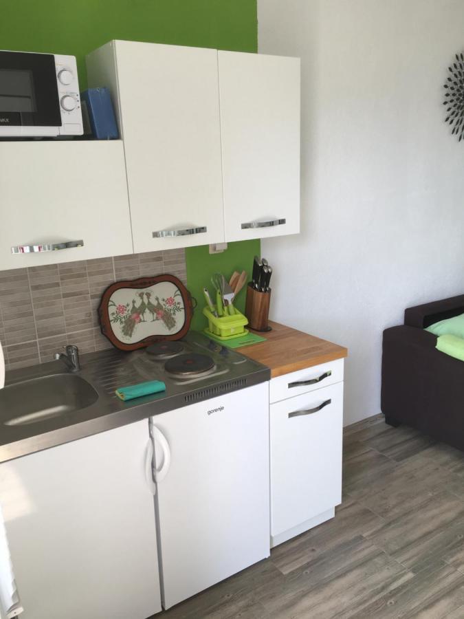 Studio Apartman Jojo Apartment Сен Екстериор снимка